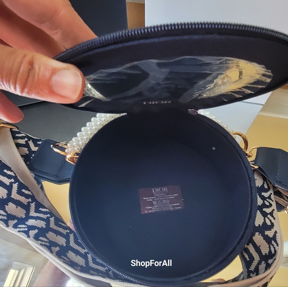 💥💥 Dior Vanity Pouch Makeup Case with inner mirror Black circular 15×7c - Picture 12 of 15